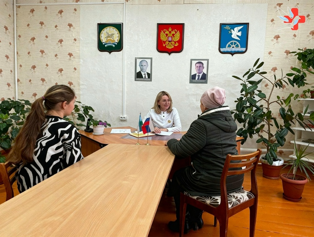 7 октября главный врач Благовещенской ЦРБ Анна Гайнетдинова провела выездной прием граждан в селе Удельно-Дуваней