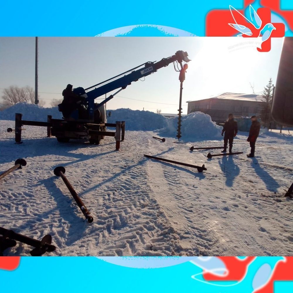 Сегодня началась установка свай для строительства нового ФАП в селе Верхний Изяк